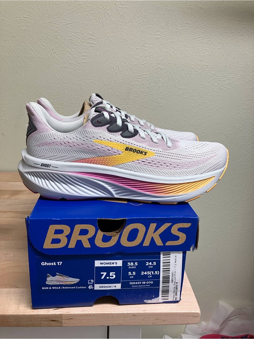 Brooks Ghost 17 Women's Running Shoes - Light Pink with Yellow Accent